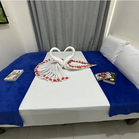 מנילה Stays At Green Residences 1 Studio Room Couples Bed With Complimentary Breakfast For 2 מראה חיצוני תמונה