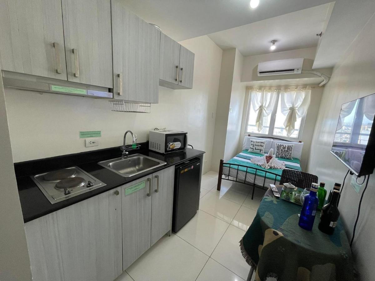 מנילה Stays At Green Residences 1 Studio Room Couples Bed With Complimentary Breakfast For 2 מראה חיצוני תמונה